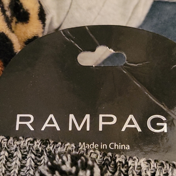 Free with purchase of $59 Rampage leg warmers - Picture 2 of 3